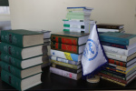 به مناسبت چهل و سومین فجر انقلاب اسلامی انجام شد؛  اهدای کتاب به دانشکده ادبیات و علوم انسانی دانشگاه شهید بهشتی