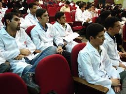 ضرورت توجه ویژه به آموزش دانشجویان علوم پزشکی در کسب مهارت‌های اجتماعی
