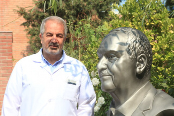 ساخت مجسمه چهره پرافتخار دندانپزشکی در دانشگاه علوم پزشکی شهید بهشتی