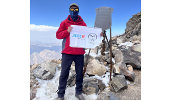 عضو فعال سازمان دانشجویان جهاددانشگاهی علوم پزشکی شهیدبهشتی به قله‌ی دماوند صعود کرد